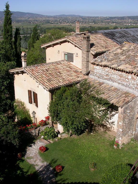 Agriturismo I Mandorli Треви Экстерьер фото