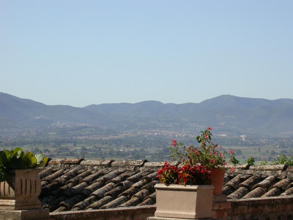 Agriturismo I Mandorli Треви Экстерьер фото